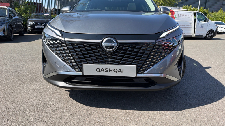 Nissan Qashqai 1.3 DiG-T MH N-Connecta 5dr Petrol Hatchback